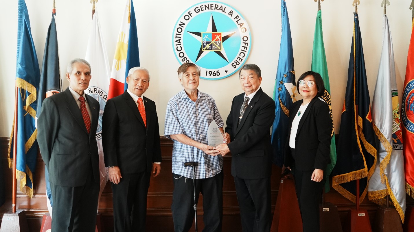 BGEN OXALES BAGS BEST WRITER AWARD